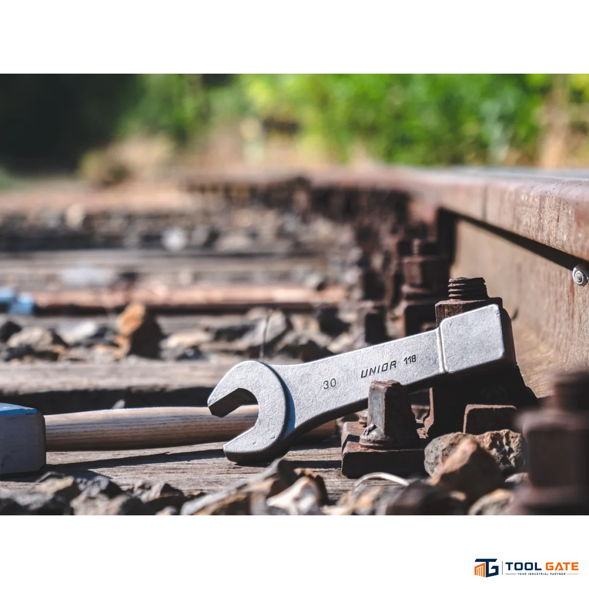 مفتاح بلدي دق - Slogging Open End Wrench 32 مم يونيور سلوفيني موديل 118/7