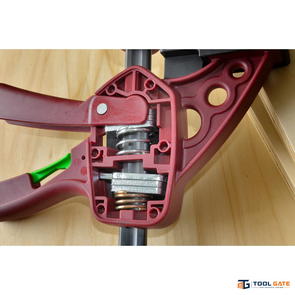قمطة تثبيت سريعة PIHER Quick Clamp بطول 30 سم وعرض فك 8 سم – موديل 52630